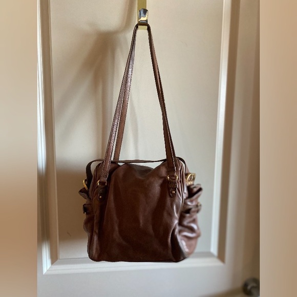 MARC BY MARC JACOBS BLACK LEATHER PETAL TO THE METAL POUCHETTE CROSSBODY BAG. - Picture 12 of 12